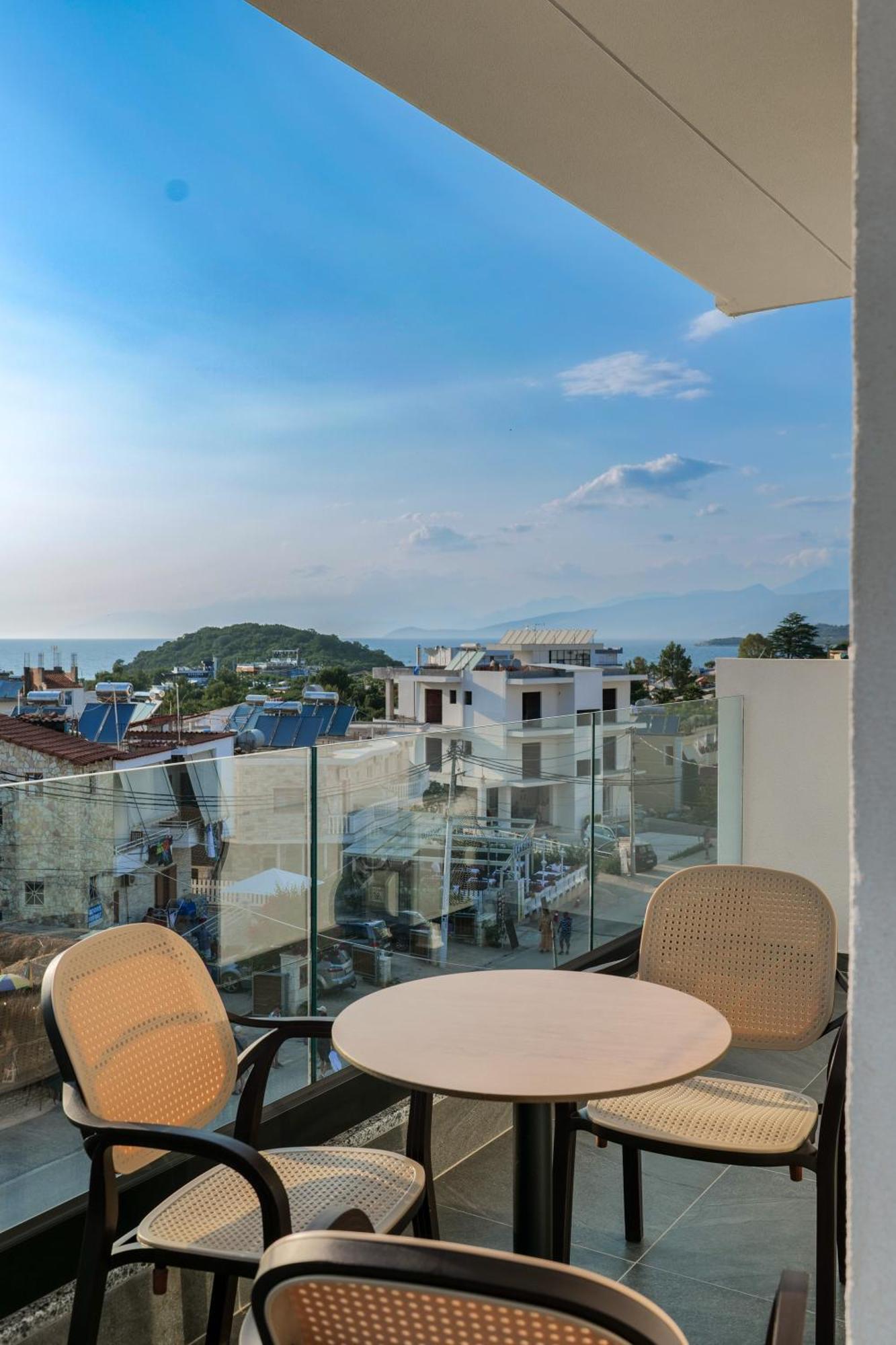 Koko Hotel Ksamil Exteriör bild